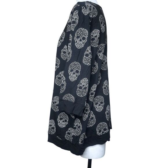 Torrid Skulls Top 1x plus 3/4 sleeve - Picture 3 of 6